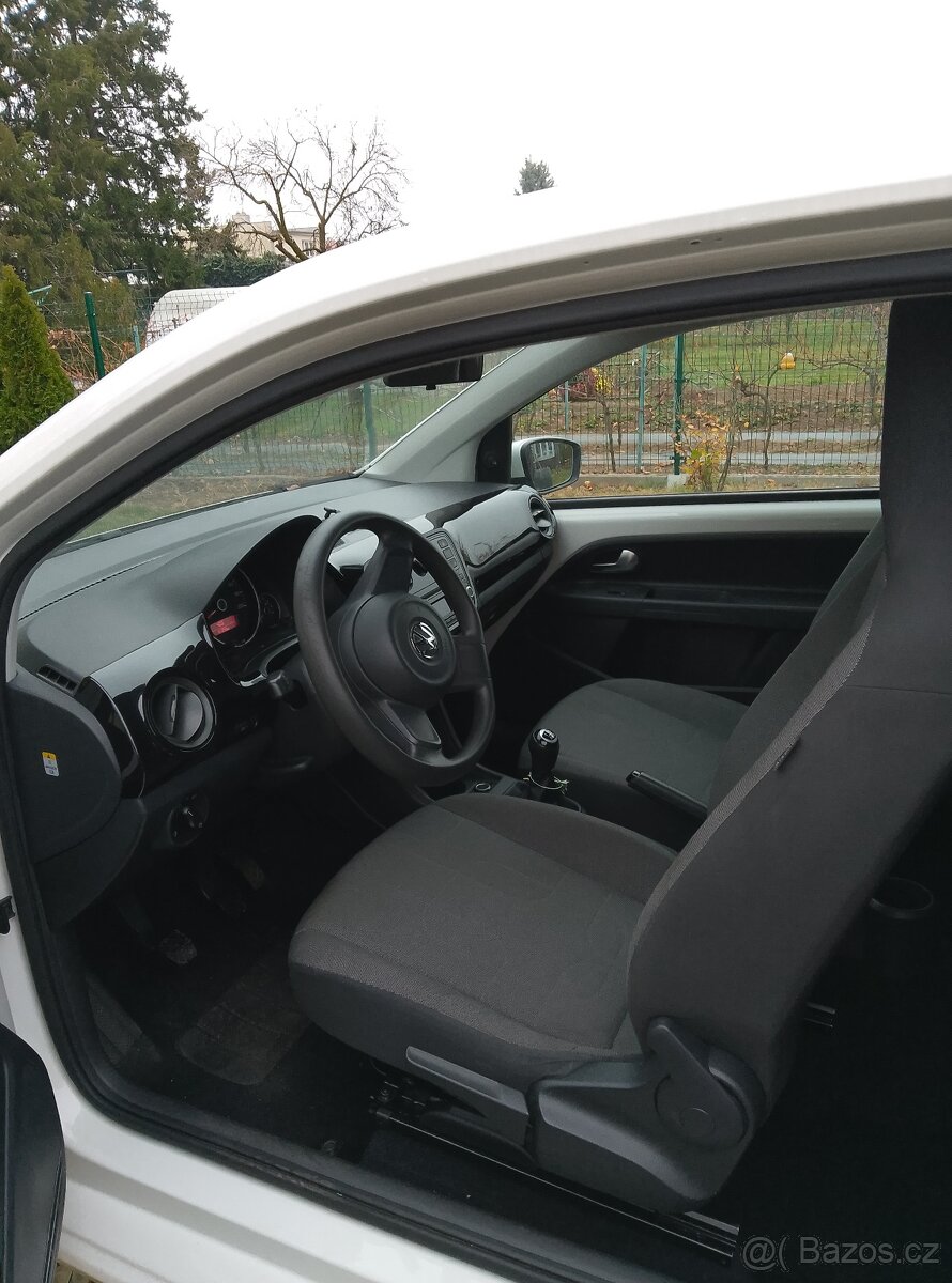 Prodám VW UP - 9