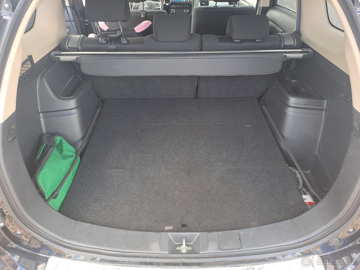 Prodám Mitsubishi Outlander 2014, 2.2 Dizel,Najeto 155000 - 9