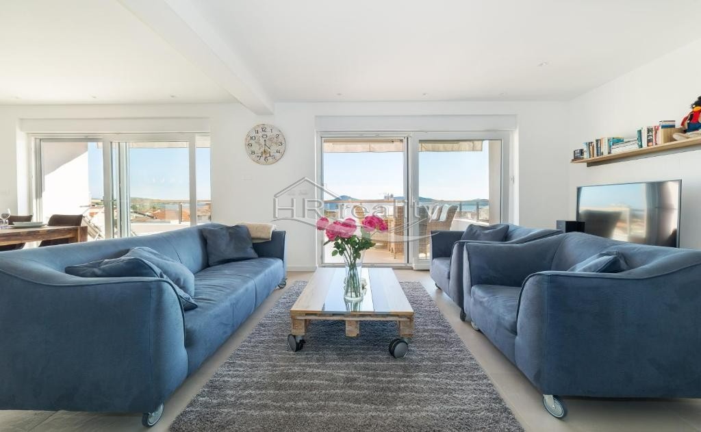 Vodice – kompletne zariadený penthouse, výhľad na more - 9