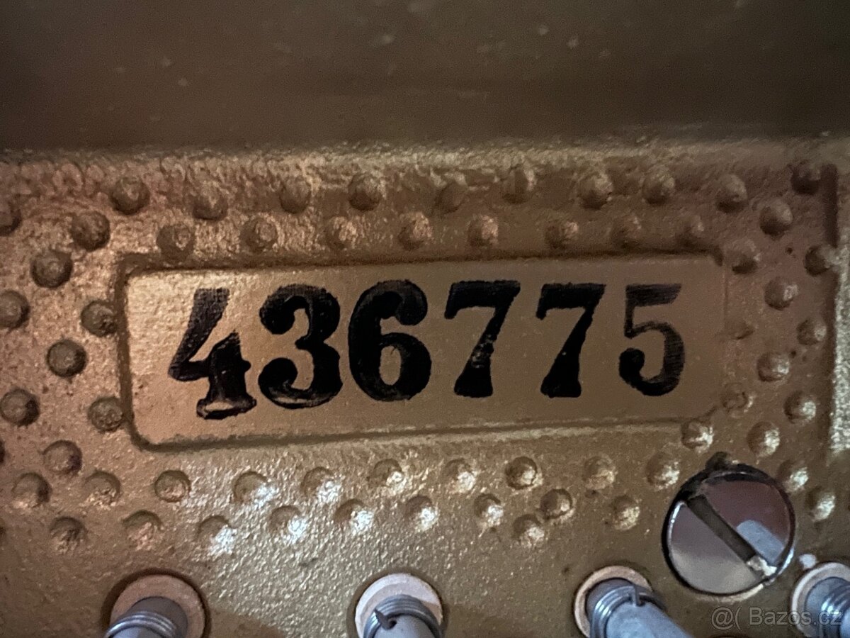 Pianino Petrof P 100 Harmonie 5 - 9