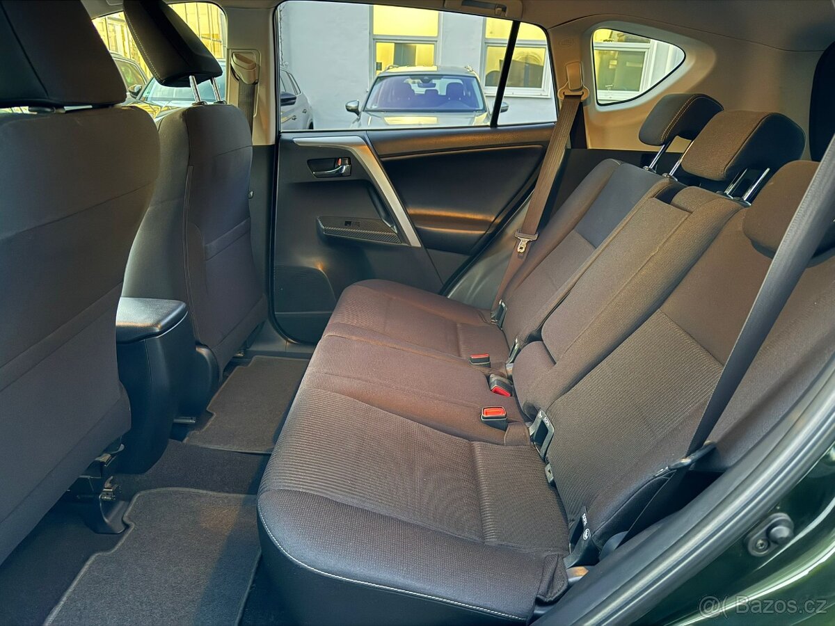 Toyota Rav4 2.2 D-4D 4X4 Man. Tažné - záruka Autodraft - 9