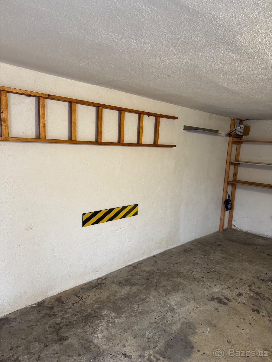 Pronájem garáže Rakovník - 9