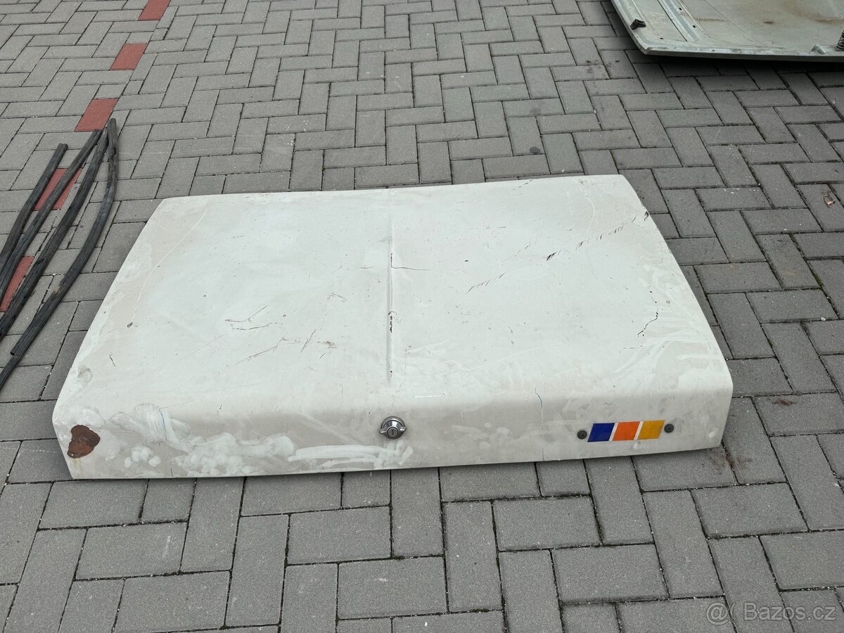 Volha Gaz 24 , přední kapota- zadní víko kufru - 9