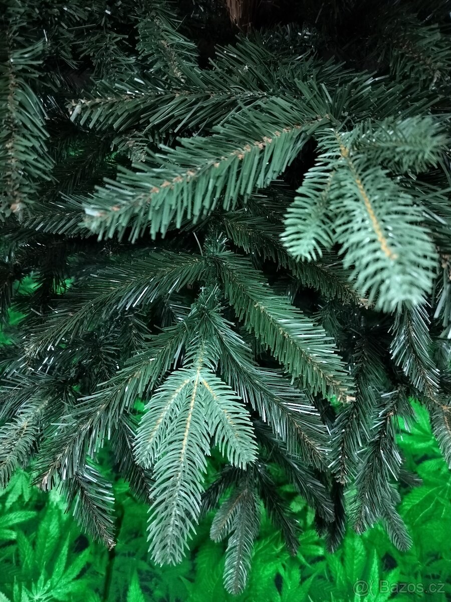 Nádherný vánoční strom 2,5D PURE LIVING, 180 cm - 9