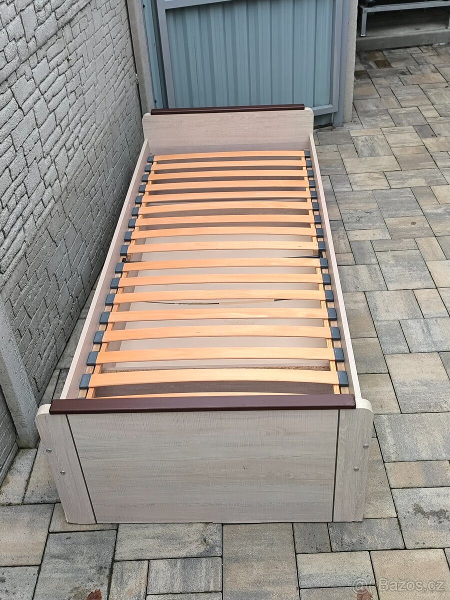 Prodám postel + Matrací ZDARMA - 9