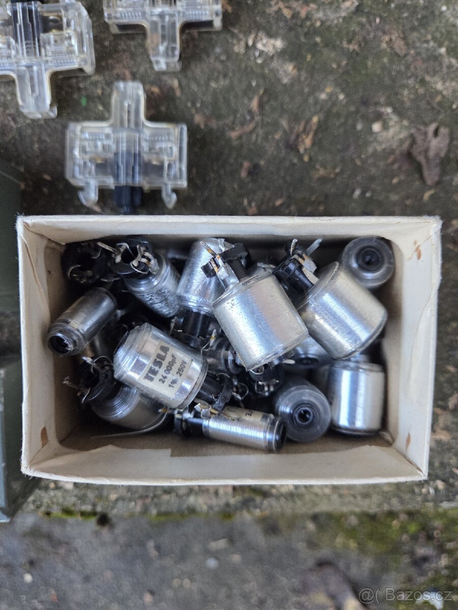 Konvolut elektro díly/vypínače/koax - 9