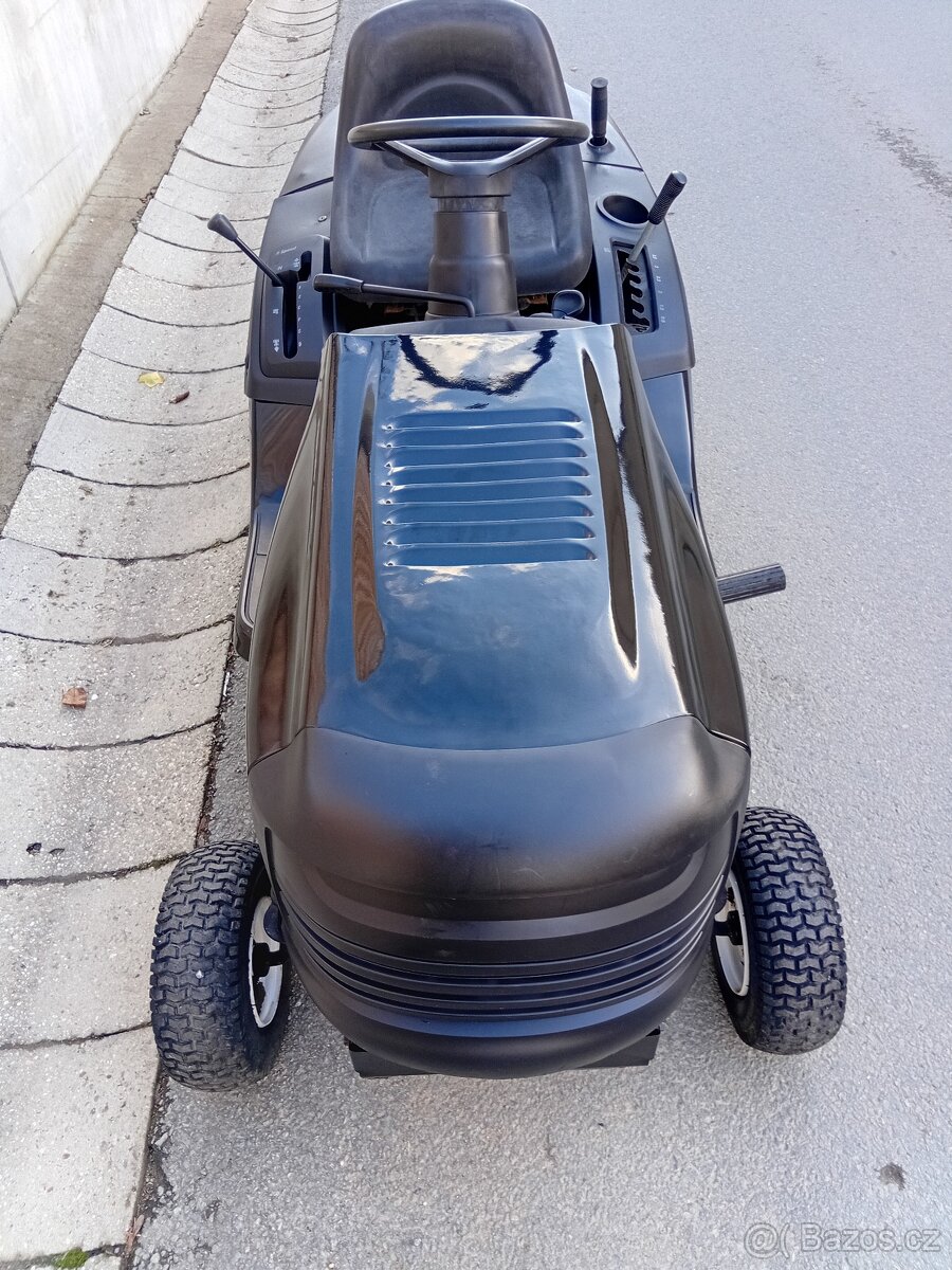 Prodám zahradní traktor Hurricane - 9