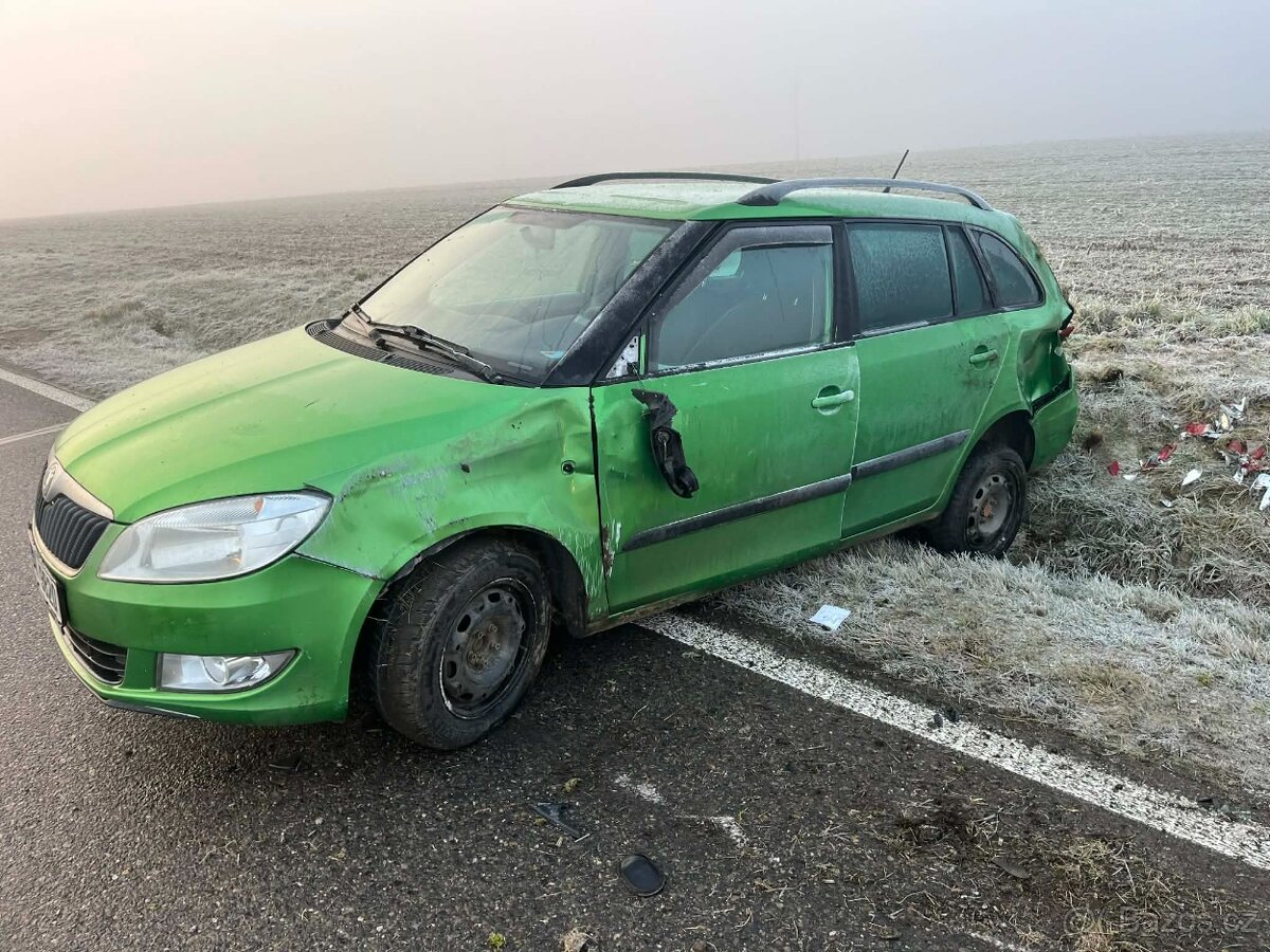 Havarovaná Škoda Fabia 2 1.2 TSI 63 kW - 9