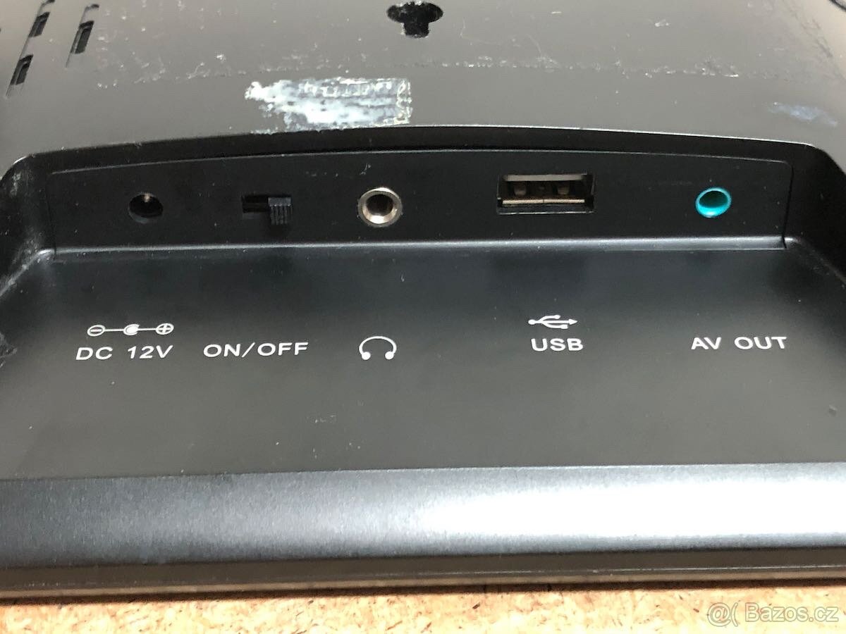 Evolve Relax 8" LCD TV - 9