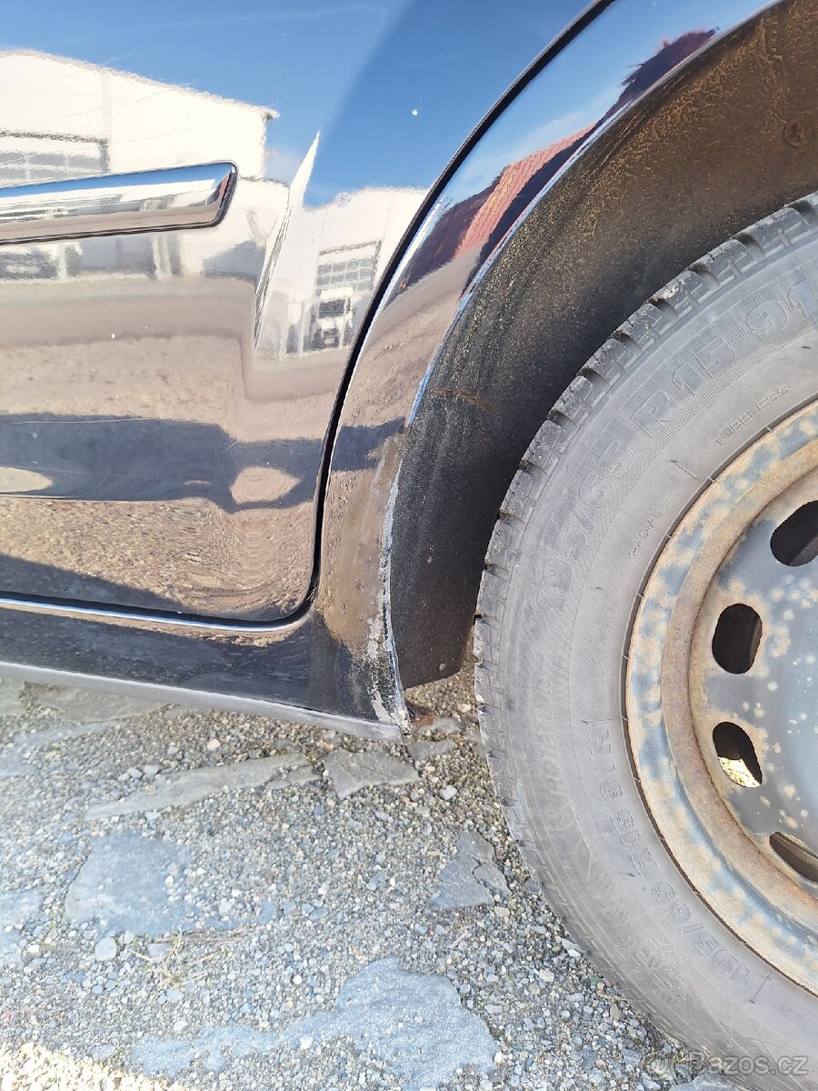 Ford Focus mk2 Ghia 1.6 benzín 74kw - 9