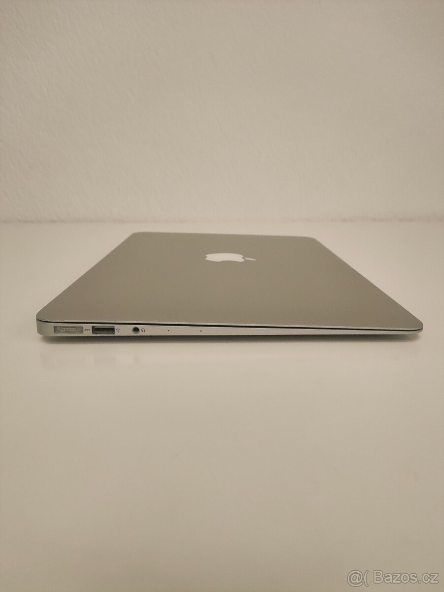 MacBook Air 2017 | i5 • 8GB • 128GB SSD - 9