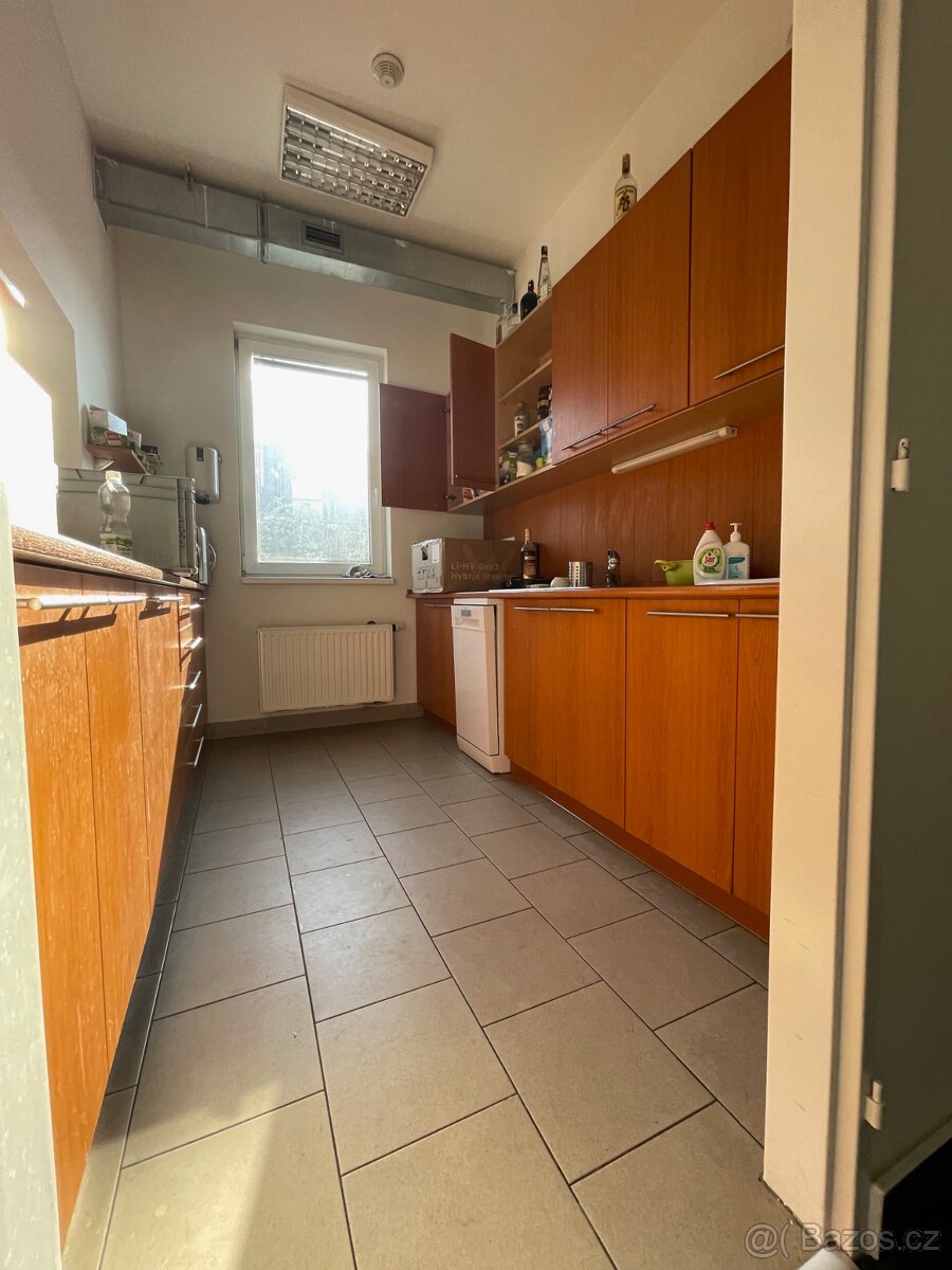 Prodám kancelářský nábytek, kuchyňský nábytek, NOVÉ - 9