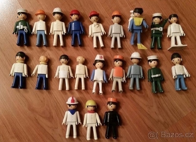 Igráčci, Hejrup, plastová koule, parašutista a dalekohledy - 9