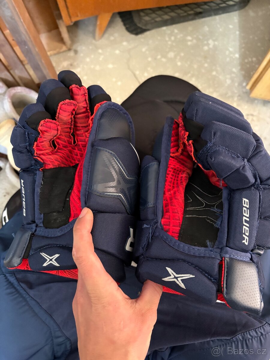 Hráčská výstroj - 9