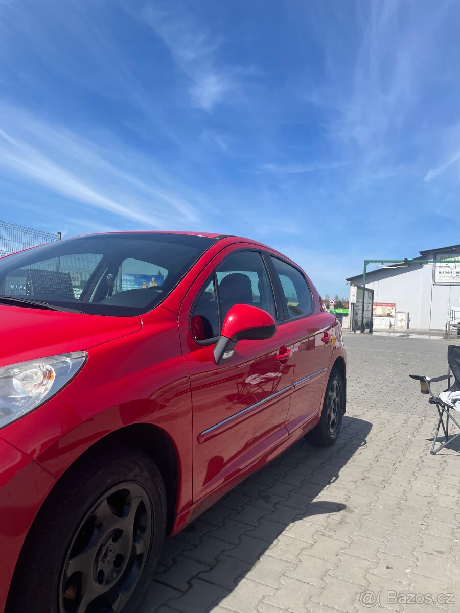 Peugeot 207 1.4i - 9