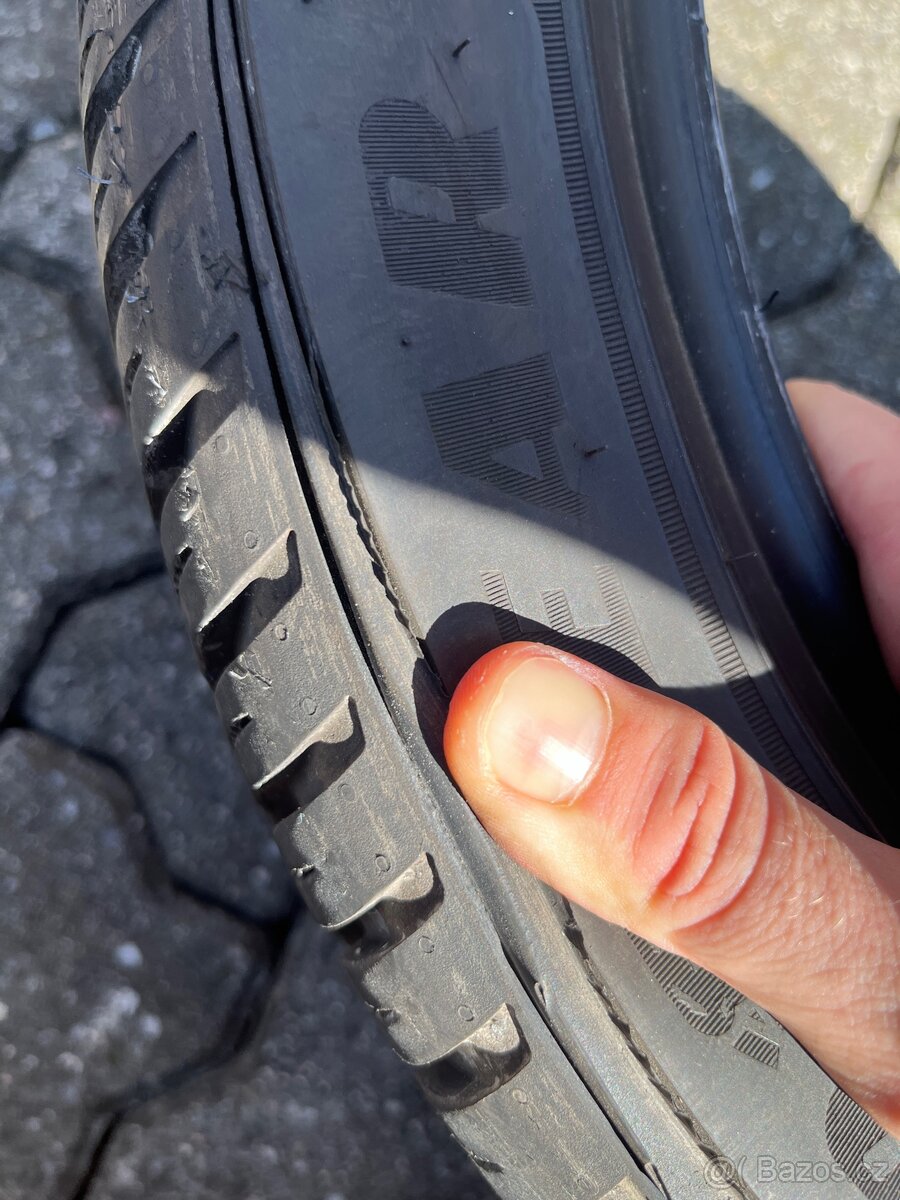 Goodyear zimní 225 45r17 94 w - 9