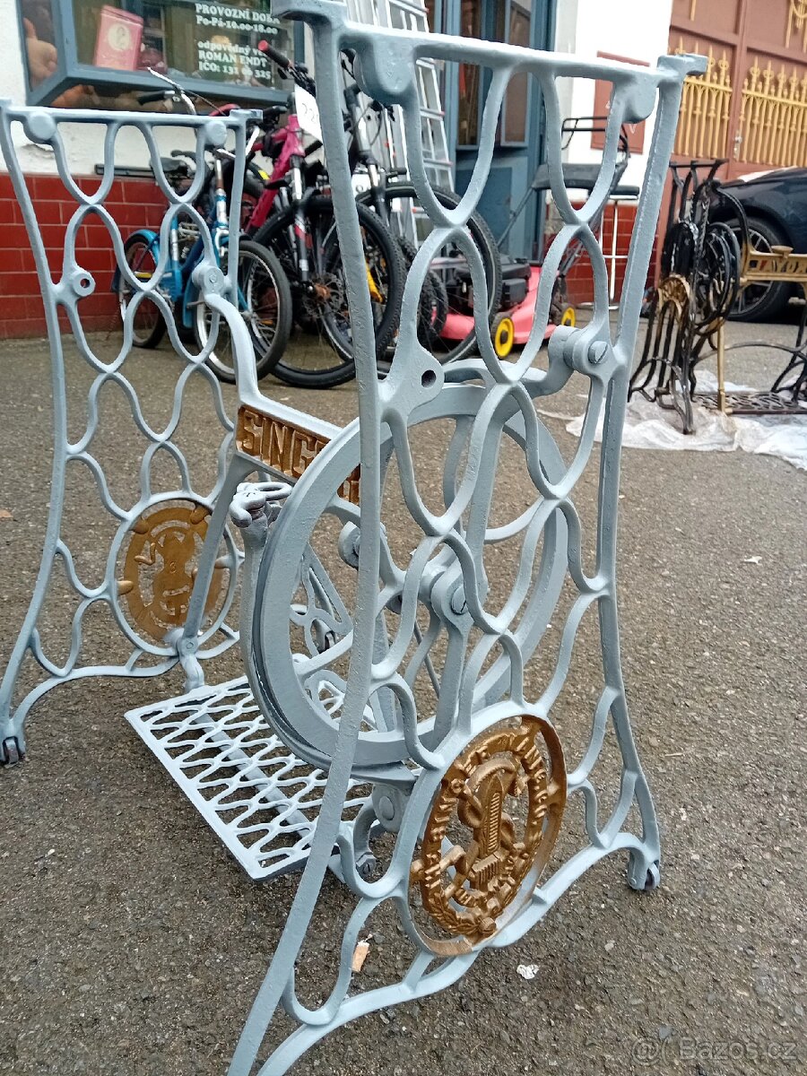 Stojany šicích stroje - 9