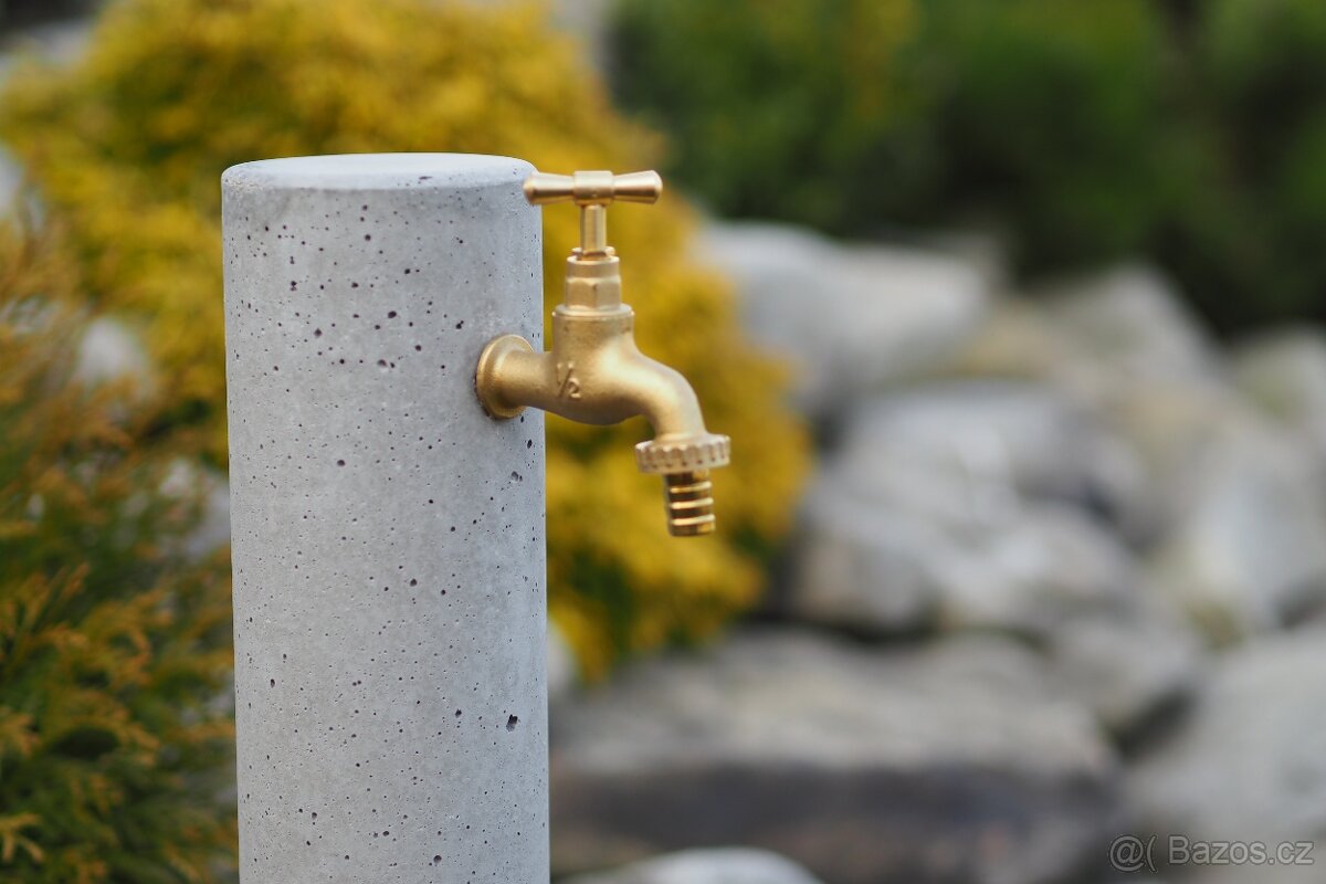 Zahradní betonový sloupek na vodu a zavlažování - 9