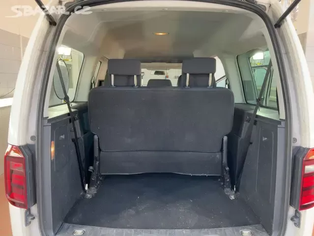 VW Caddy Maxi 2.0 TDI,Xenon,7.Míst,1.Majitel,Tažné - 9
