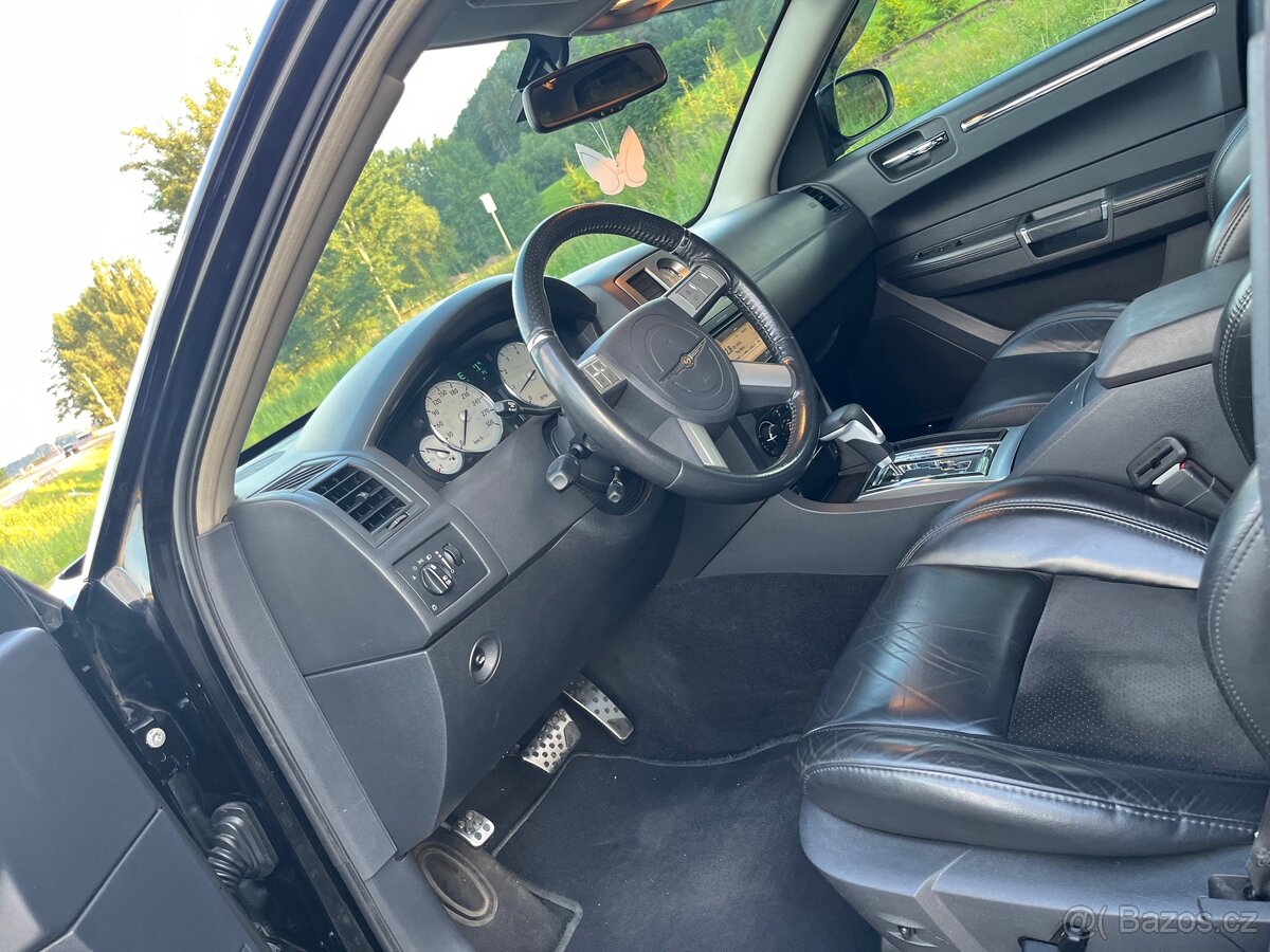 Chrysler 300C 6,1 SRT-8 - 9