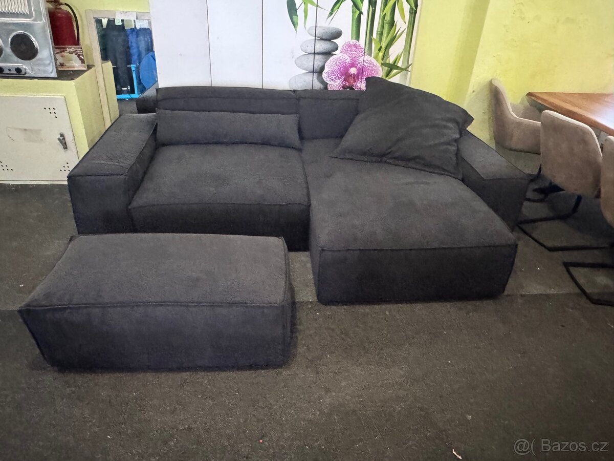 NOVÁ černá Sedací souprava Sirpio 270cm s taburetem - 9