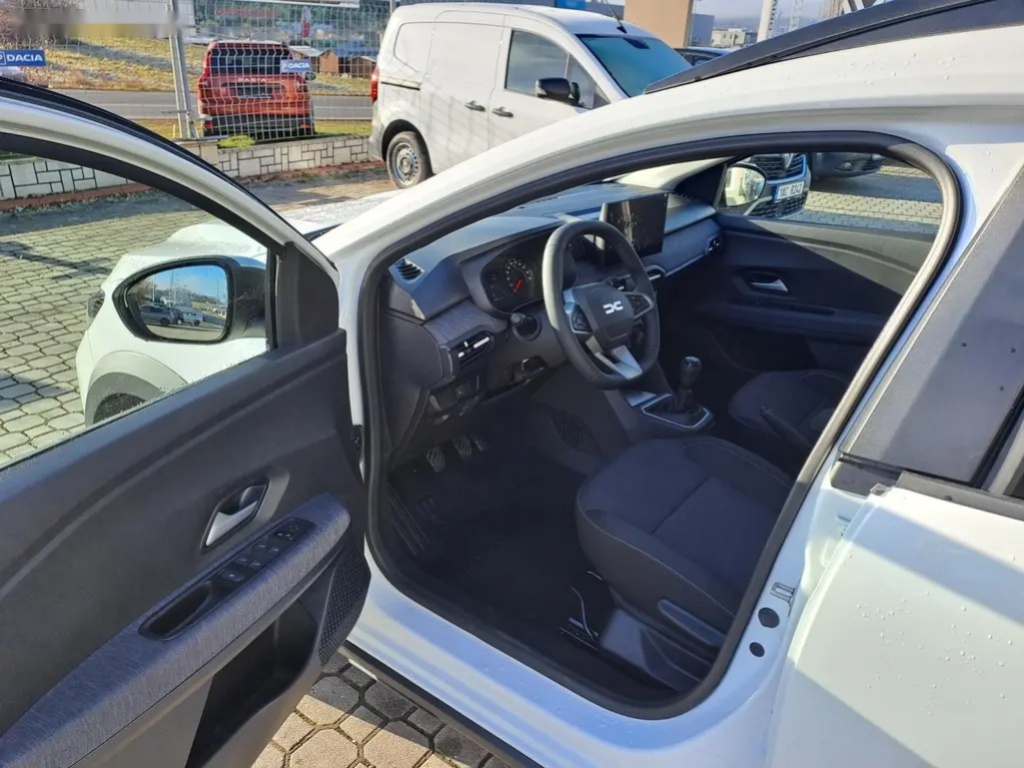 Dacia Jogger, Expression TCe 110 FACELIFT 1 - 9