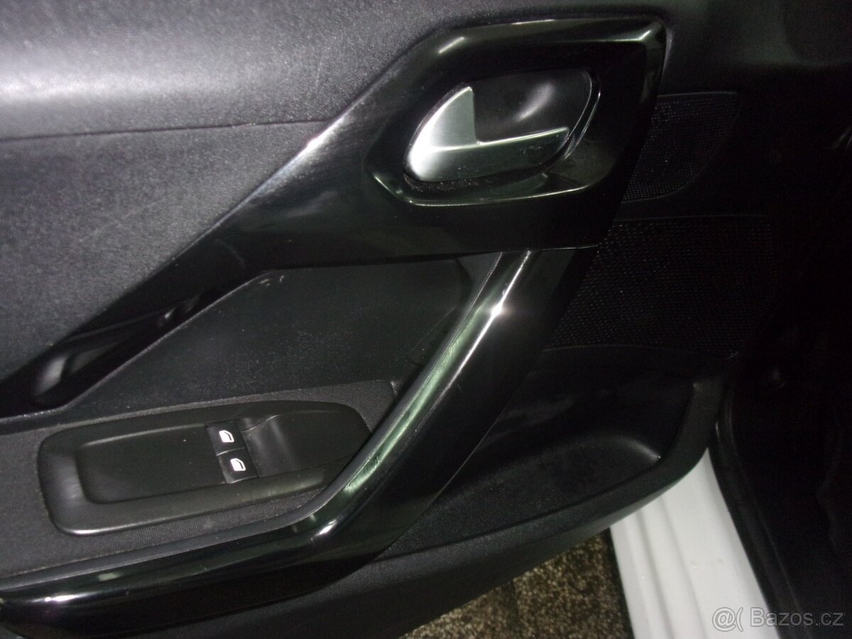 Peugeot 208 1,6 BlueHDi - 9