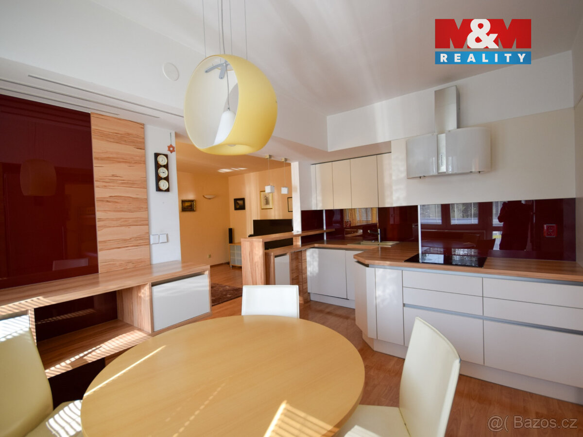 Prodej bytu 6+1, Krnov, ul. Albrechtická - 9