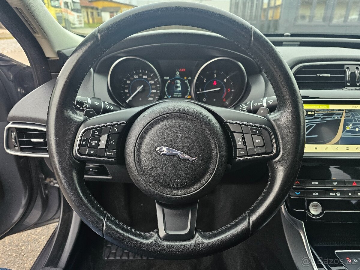 JAGUAR XE 2019 2.0D 132kW,VÝHŘEVY,NAVI,TEMPOMAT,SERVISKA - 9