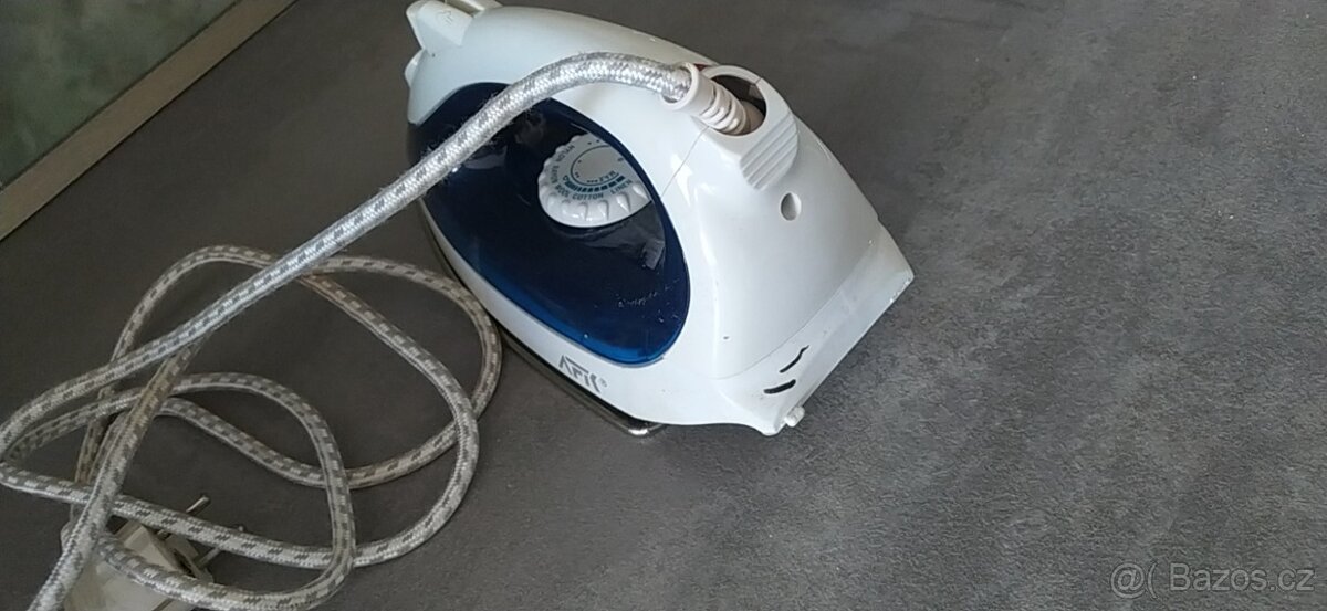 E16_Napařovací žehlička - 9