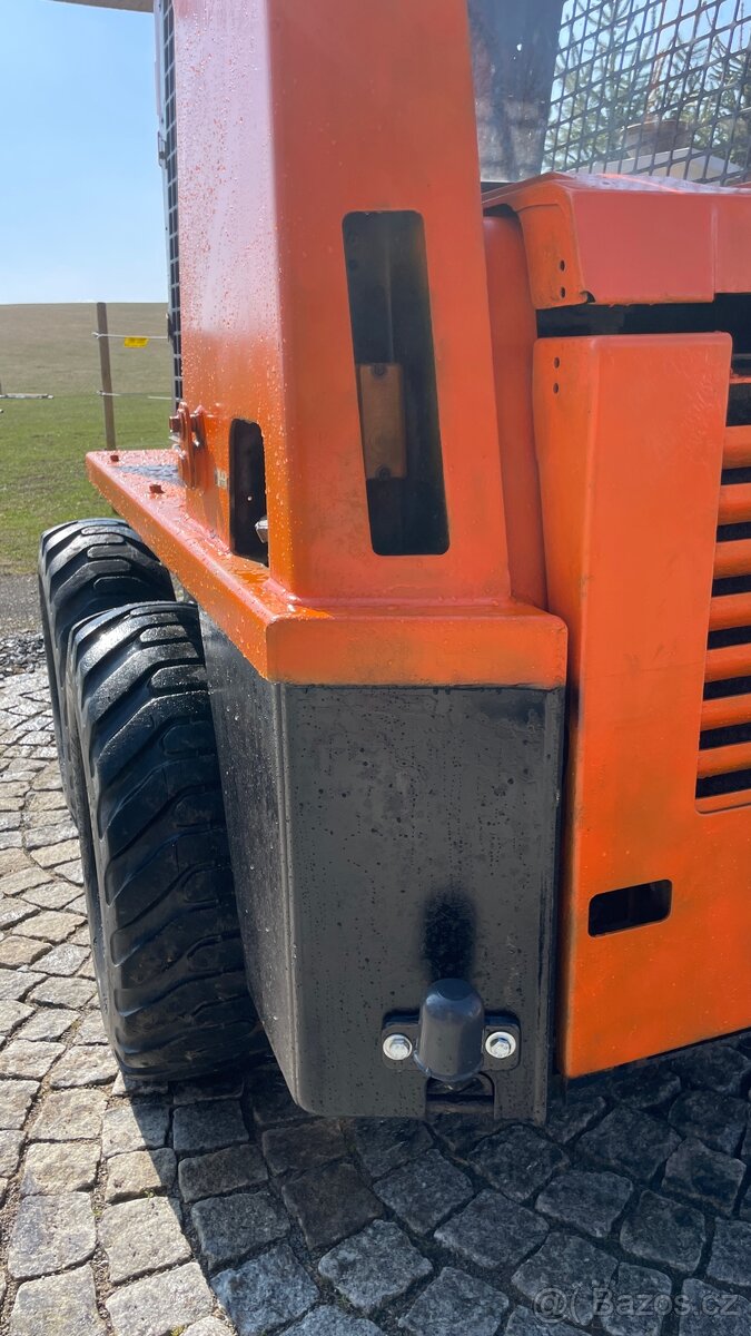 PRONÁJEM - SMYKOVÝ NAKLADAČ TOYOTA 2SDK8 - 9