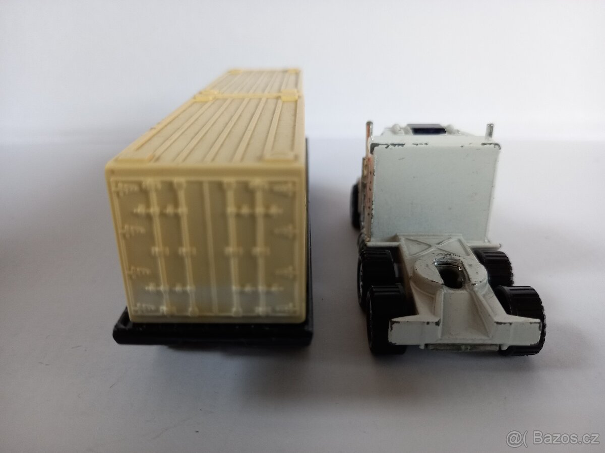 MATCHBOX CONVOY - PETERBILT FIRE ENGINE - 9