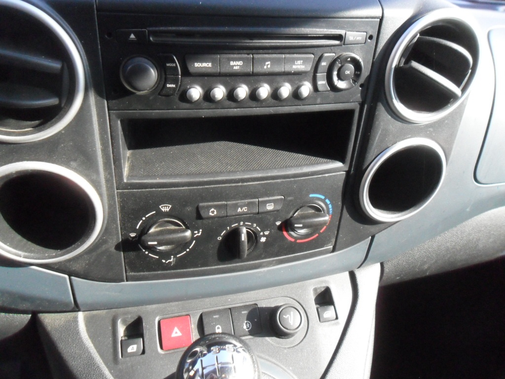 Peugeot Partner Tepee 1.6i/72kW, r.v.2012,133.450km-Serviska - 9