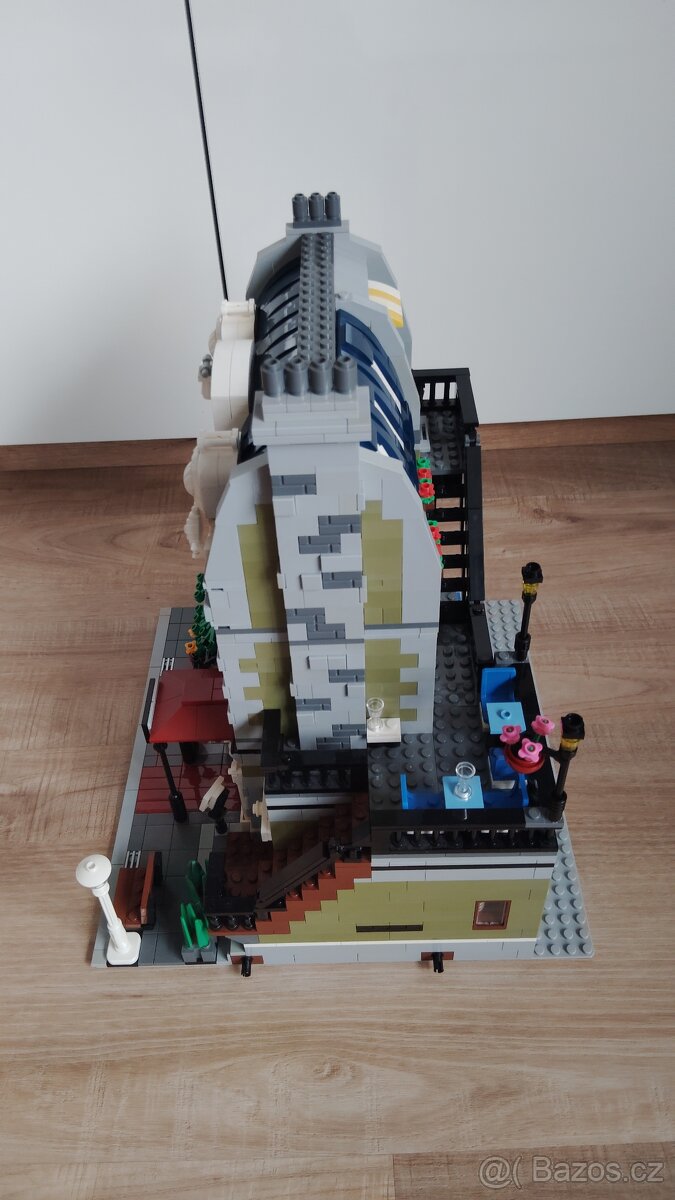 Prodám LEGO Creator Expert 10243 Parisian Restaurant - 9