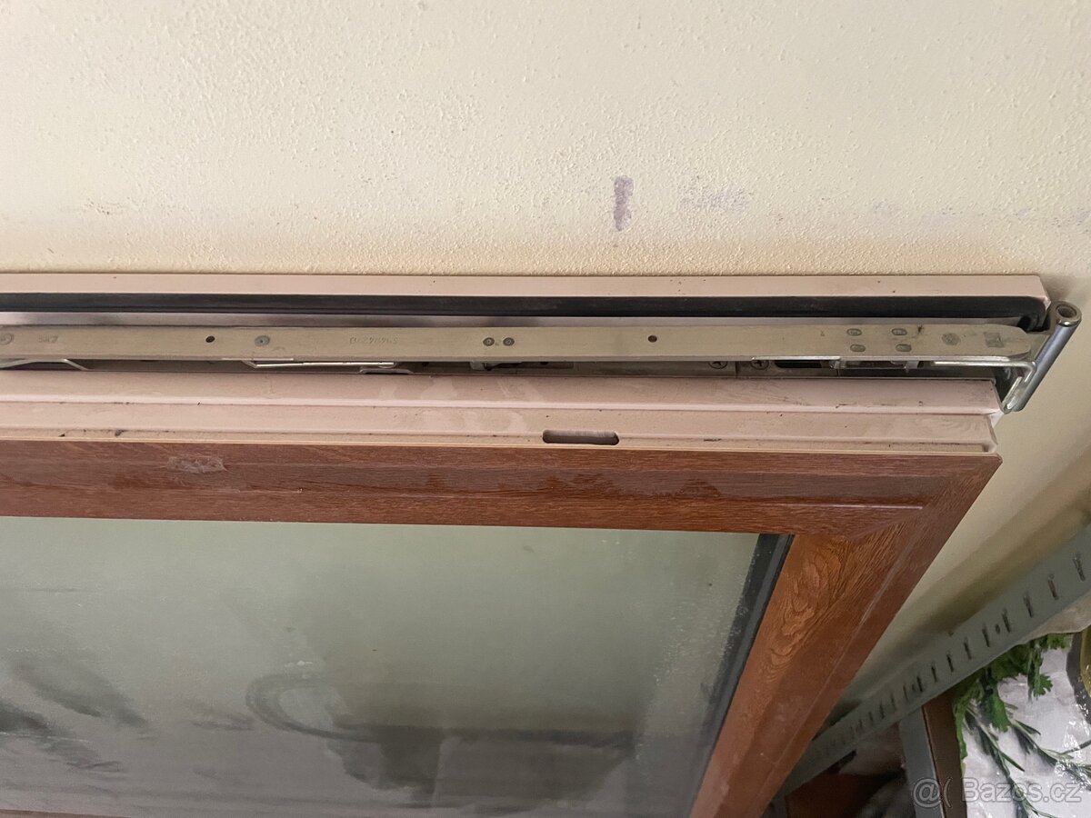 Prodám 3 ks okna, 1ks balkonových dveří - 9