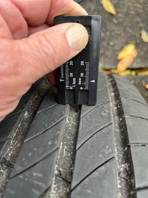 Niassan Juke 205/60/16 a rafky - 9