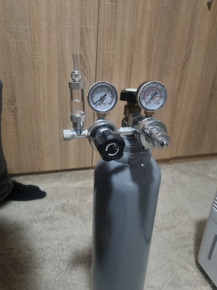 Akvárium s příslušenstvím - 9