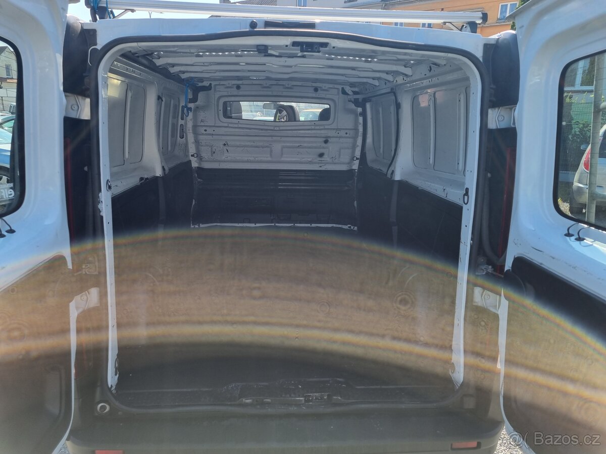 RENAULT TRAFIC LONG L2H1 1.6DCi 92KW R.V.2017 - 9