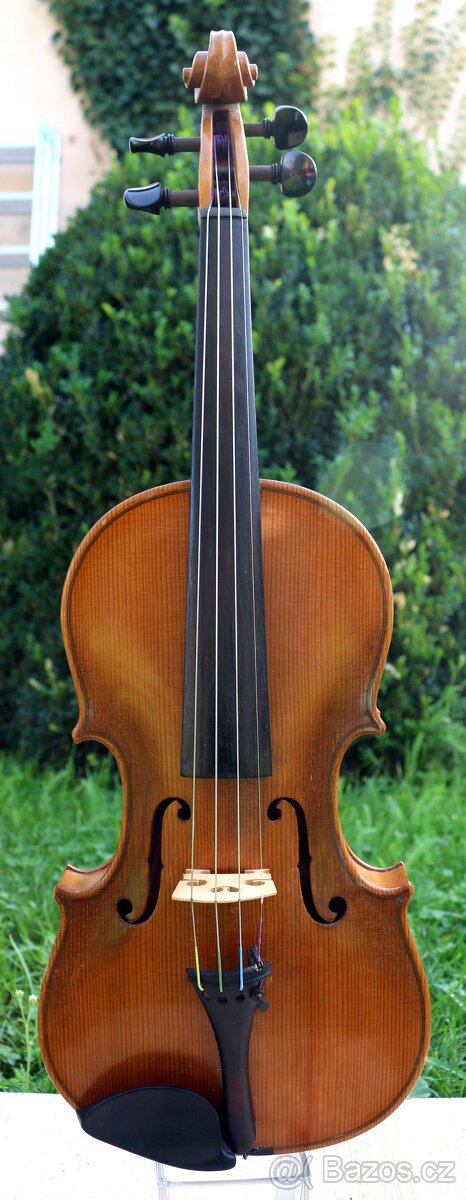 Staré housle s silným zvukem - 9