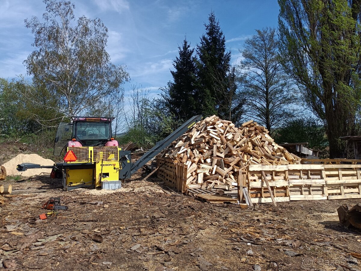 Mobilní štípání dříví - 9