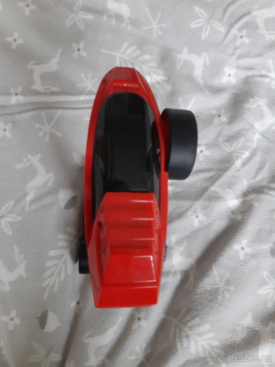 Auto na ovládání - 9