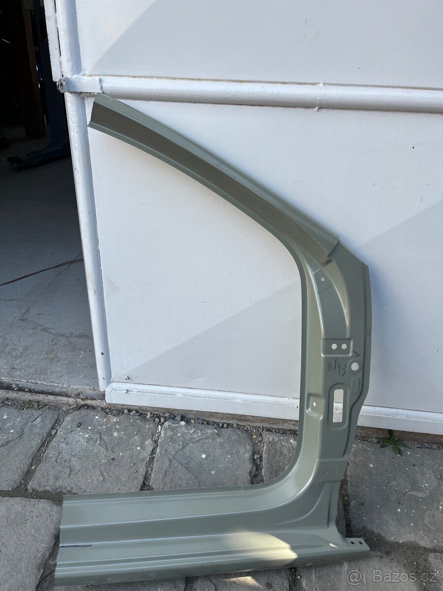 Rapid:kapota,blatníky,nárazníky,světla,dveře - 9