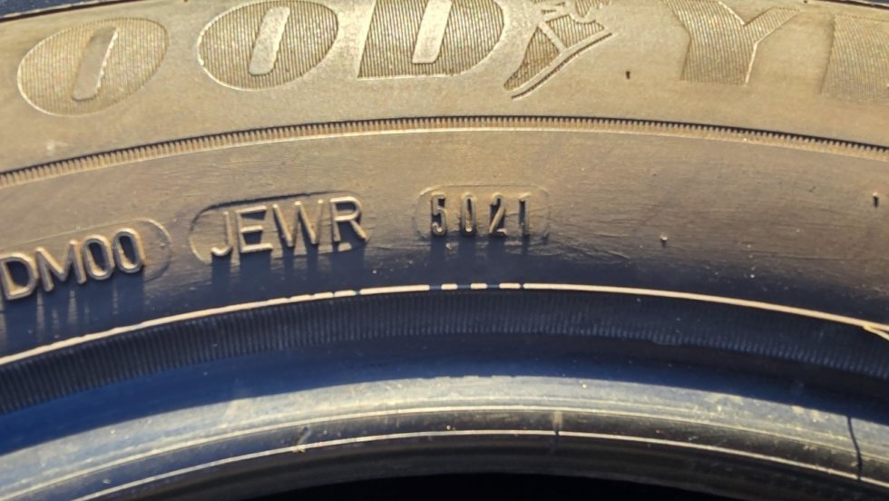 Letní pneu 225/55/17 Good Year - 9