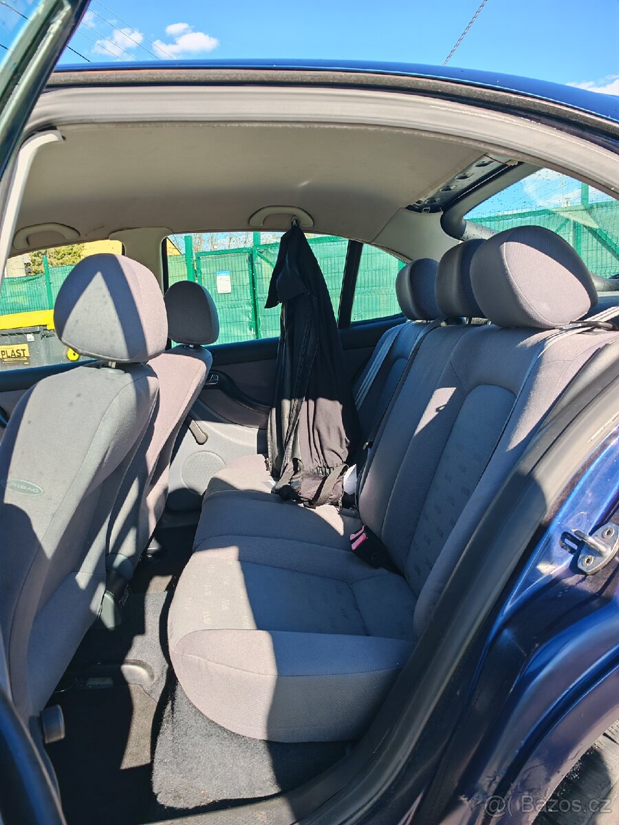 Seat Leon 1.6i "nová stk" - 9