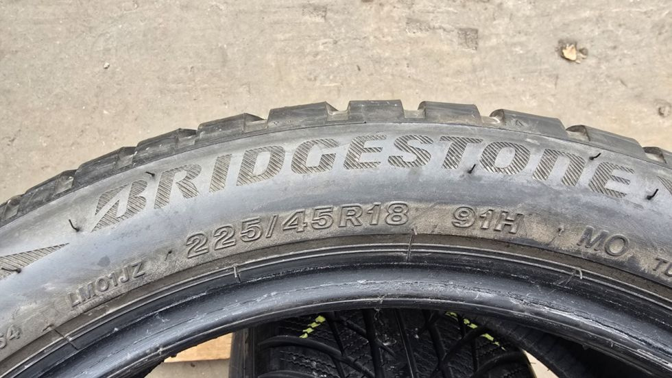 Zimní pneu 225/45/18 Bridgestone - 9