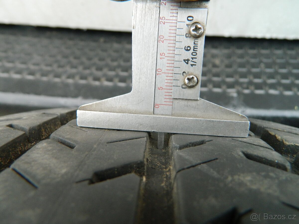 kola ford Transit + pneu R15C - 9