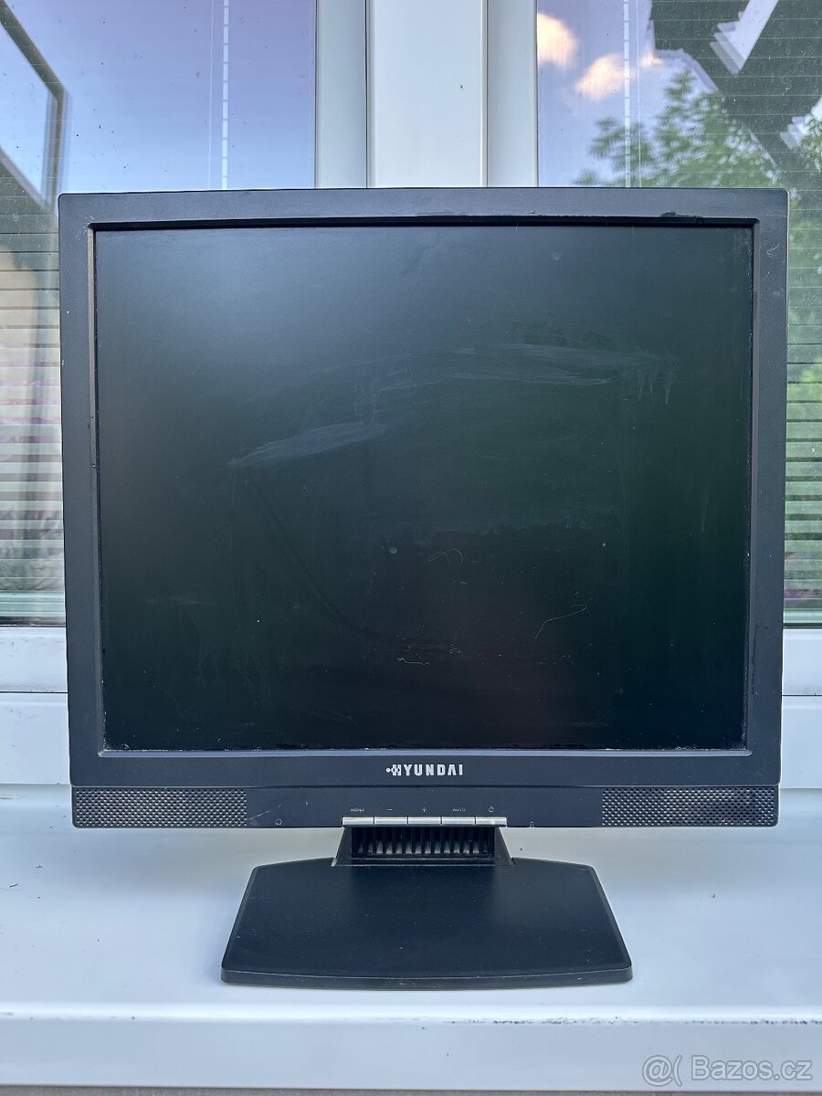 Set - počítač a monitor s příslušenstvím - 9