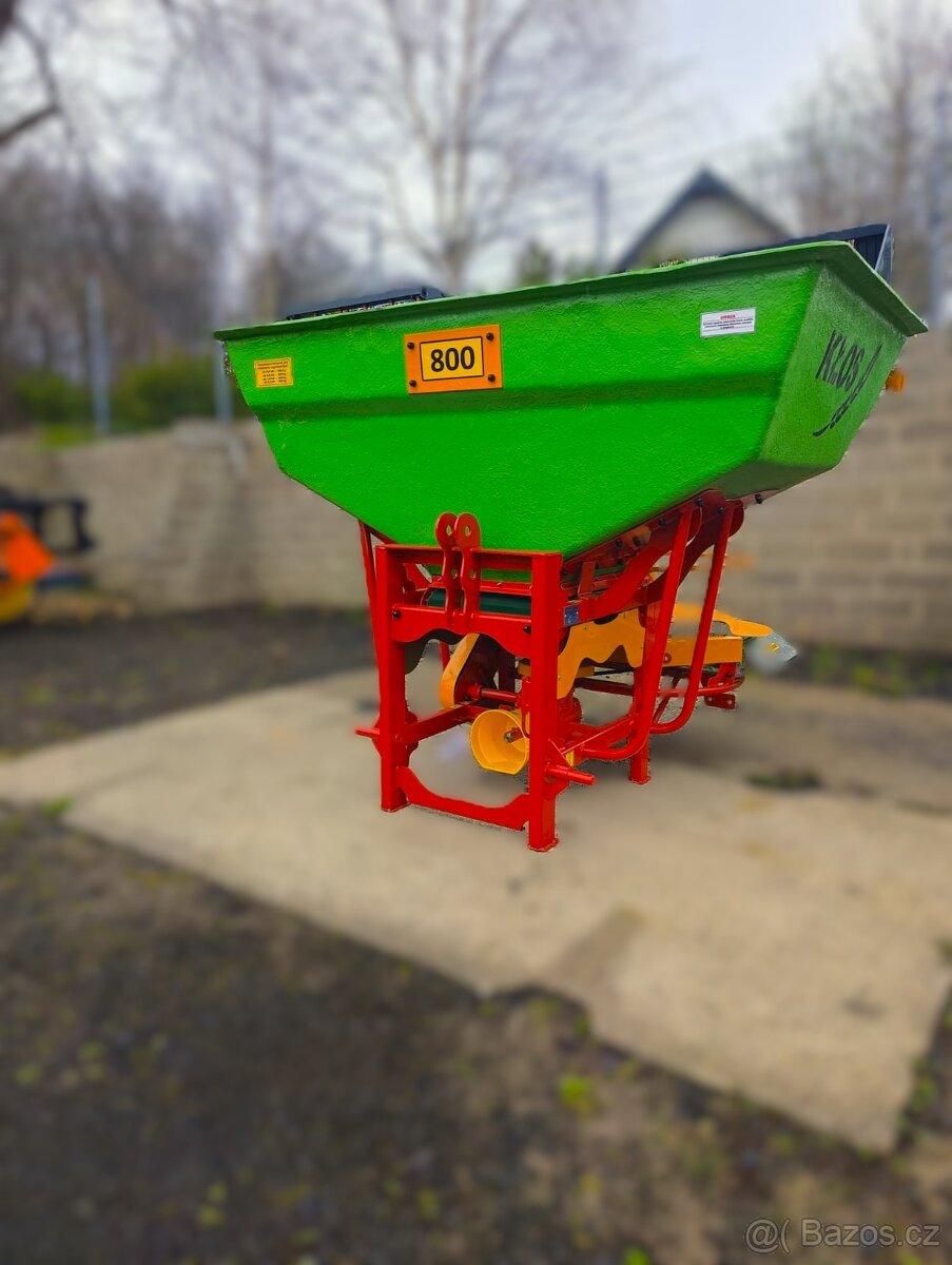 ROZMETADLO HNOJIV 800 L - 9