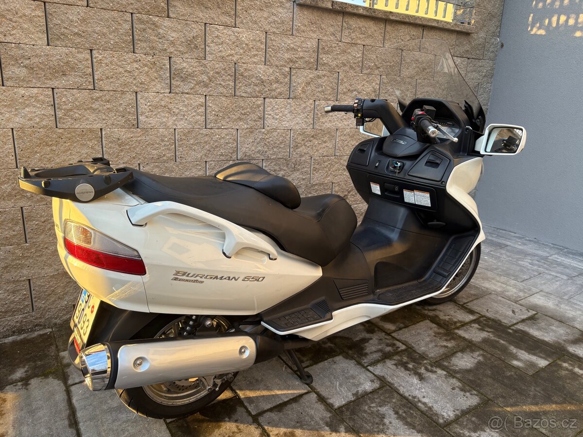 Suzuki Burgman 650 executive 2010 CZ doklady - 9