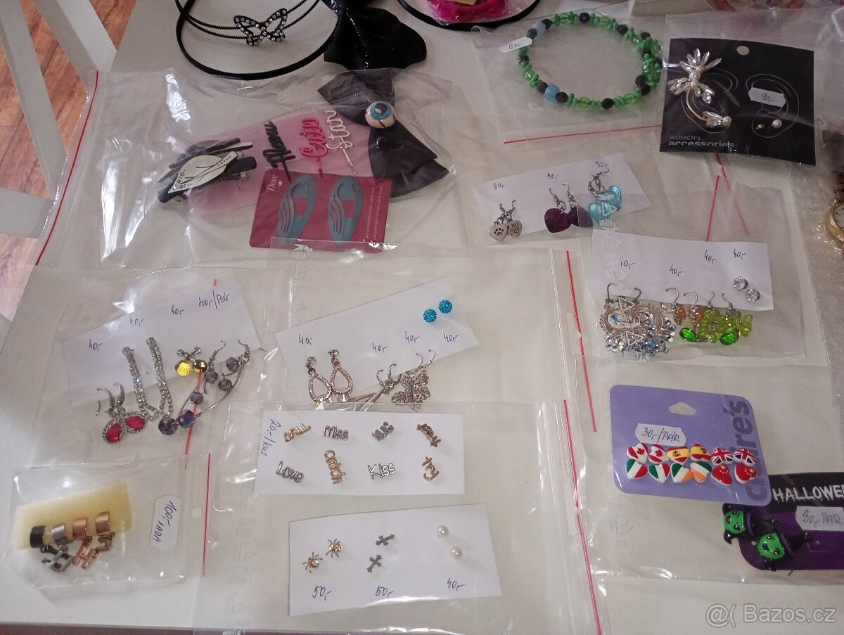 Bižuterie, náramky, náhrdelníky, náušnice, hodinky aj. - 9